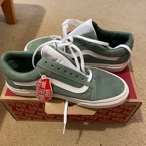 Women’s Vans WLB Exclusive Brand New Size 8